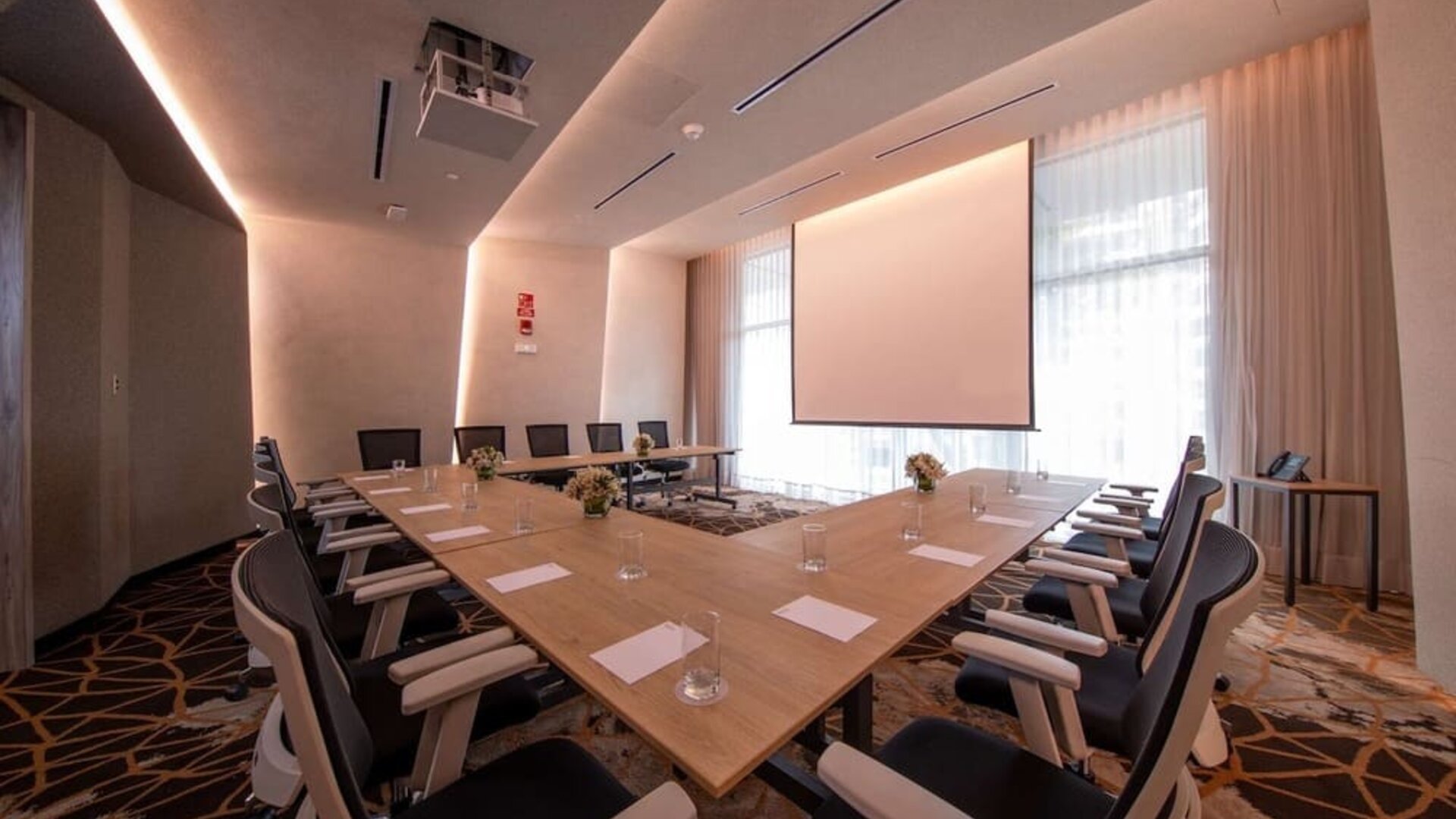 Meeting room at Hilton Garden Inn Lima Miraflores.