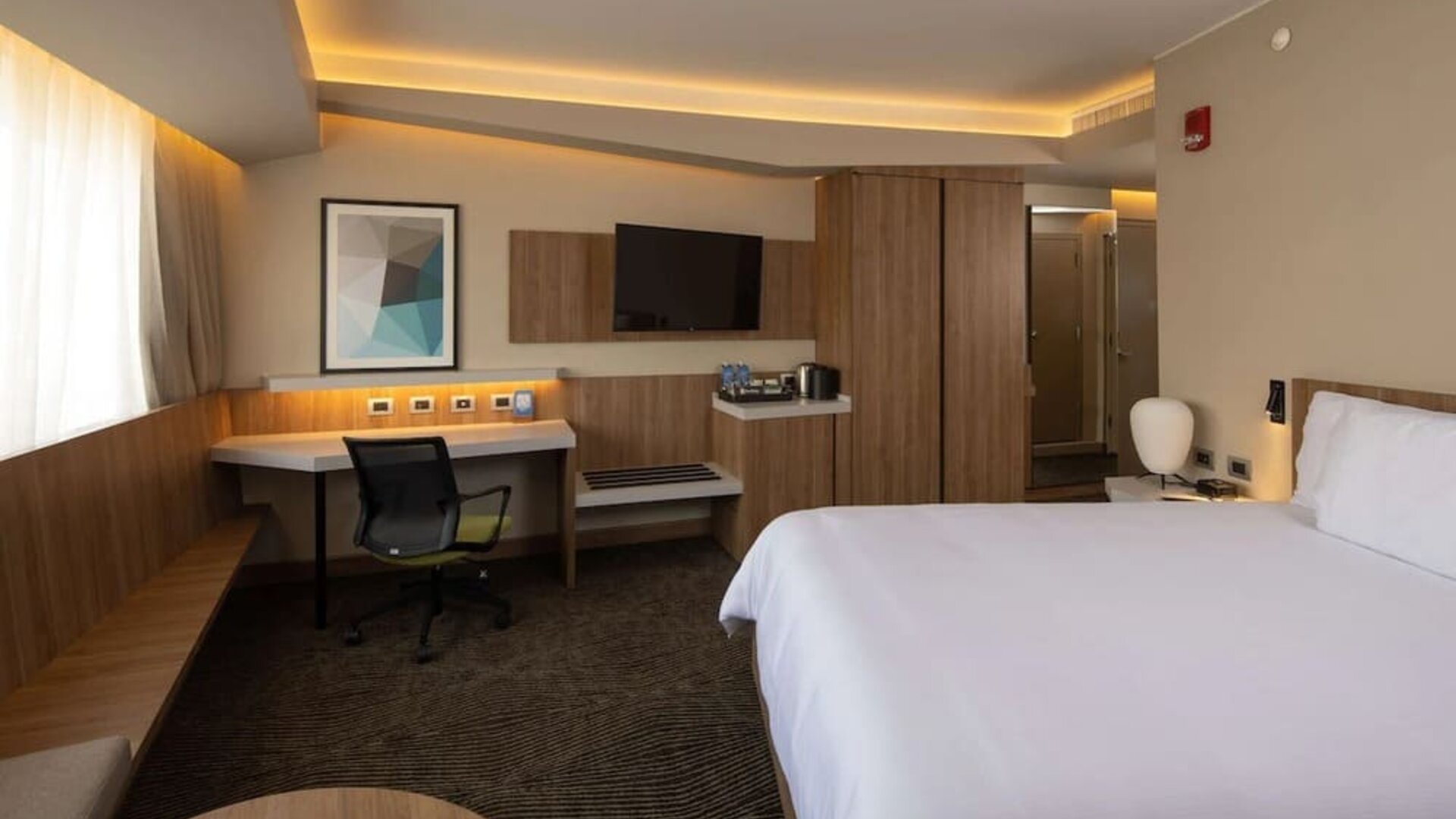 Day use room with work desk at Hilton Garden Inn Lima Miraflores.