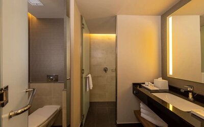 Guest bathroom at Hilton Garden Inn Lima Miraflores.