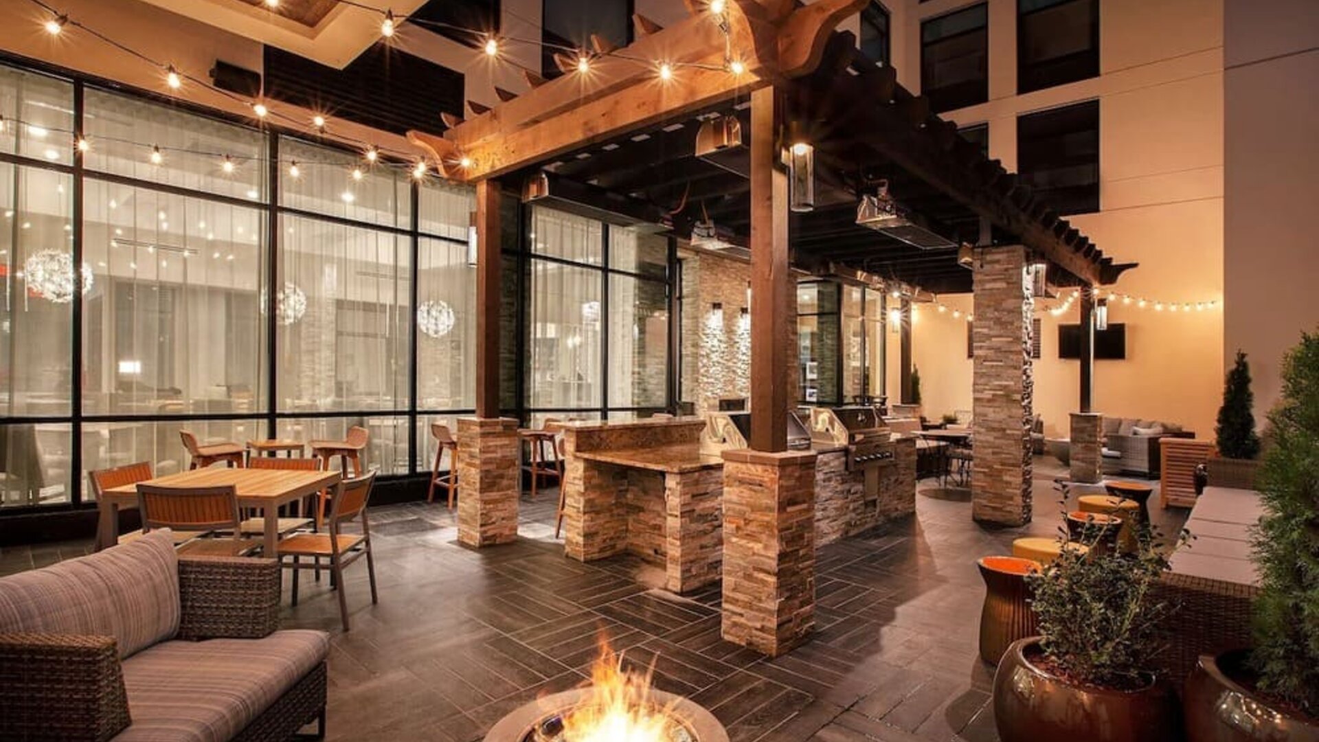 Coworking and lounge area at Homewood Suites By Hilton Louisville Downtown.