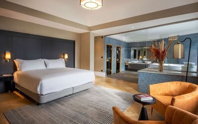 Day use room with work space at DoubleTree By Hilton Brussels City.