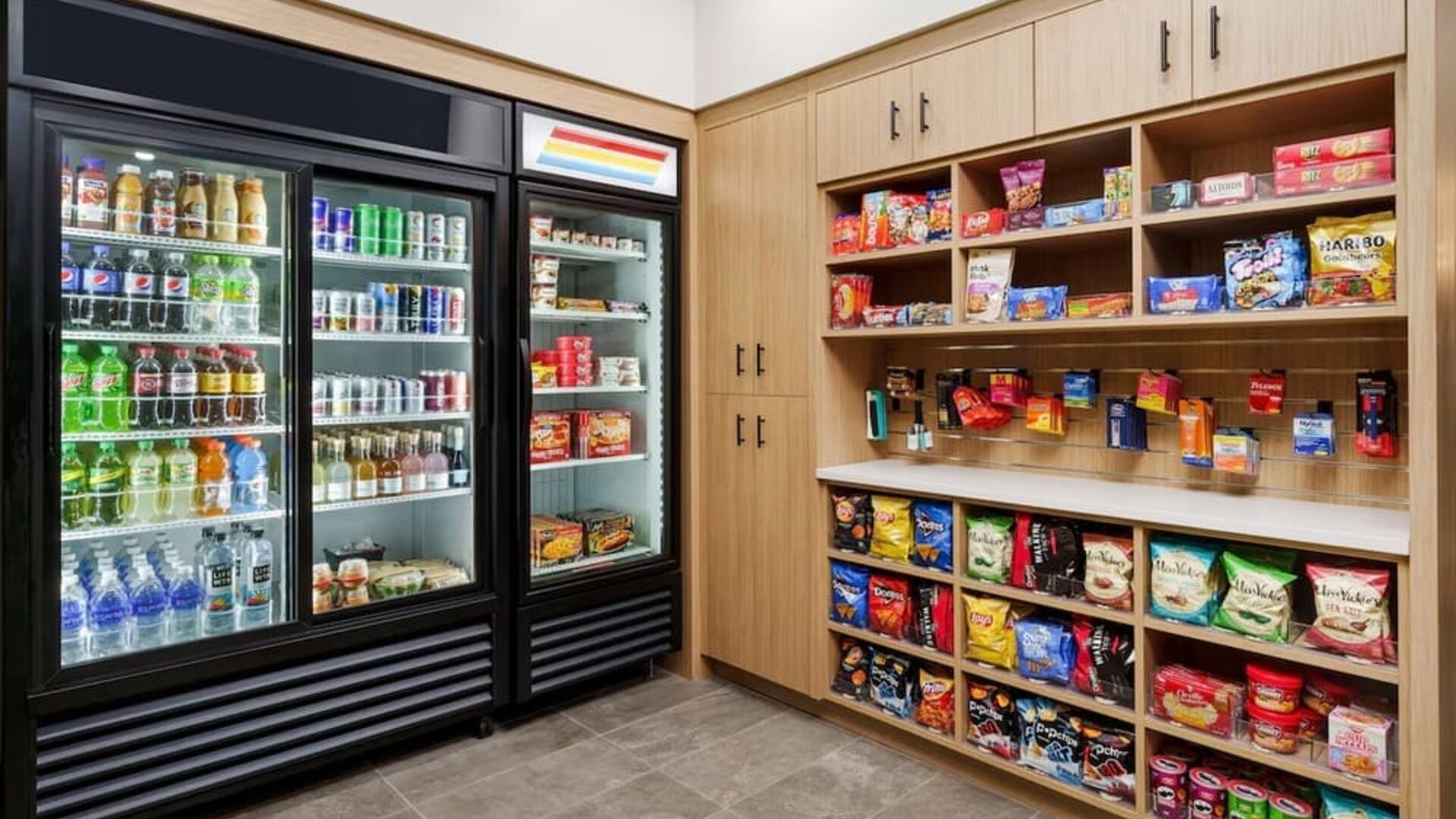 Snack bar at Hyatt Place Orlando I-Drive.