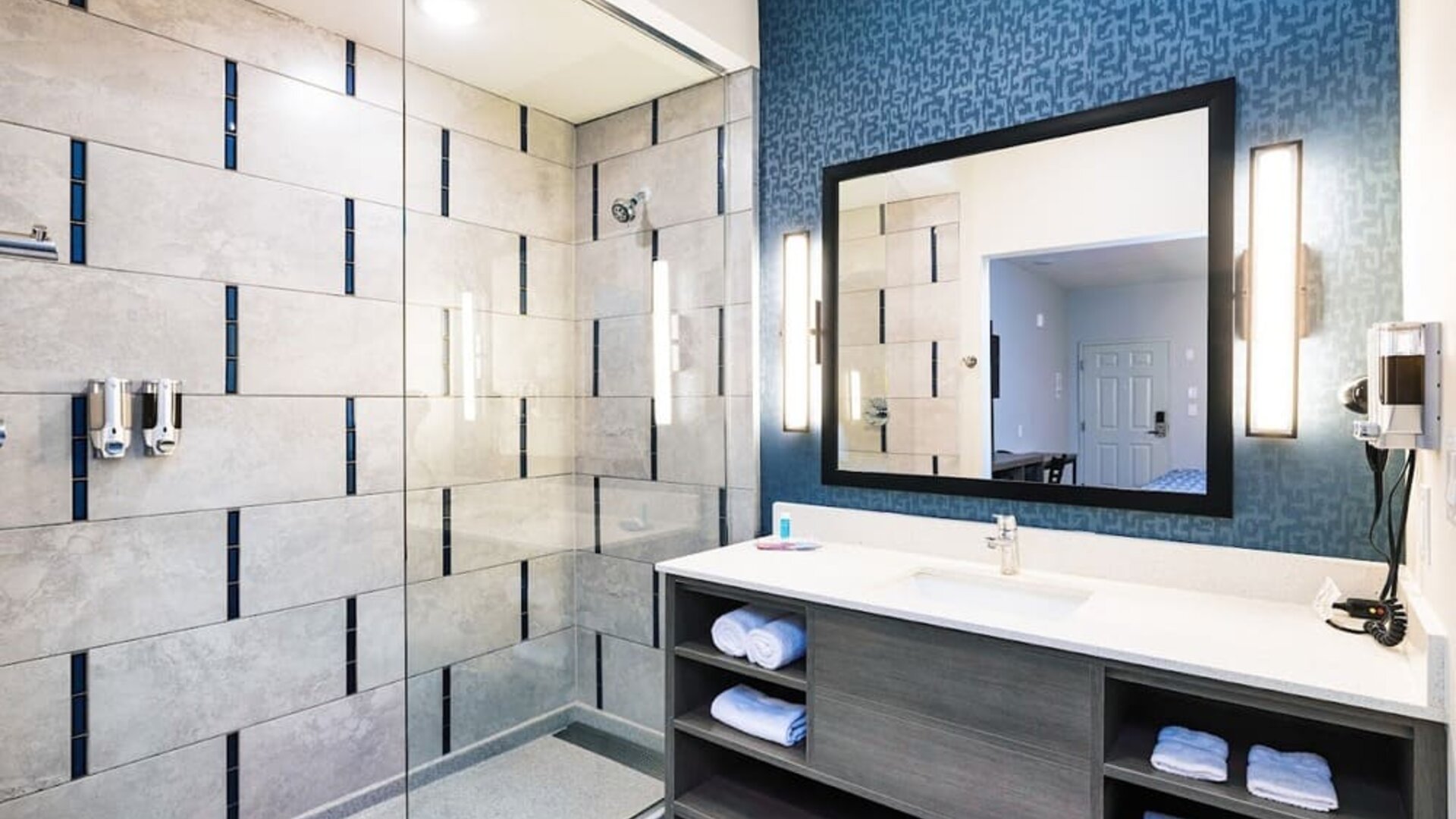 Private bathroom at Palace Inn Blue Laura Koppe Rd.