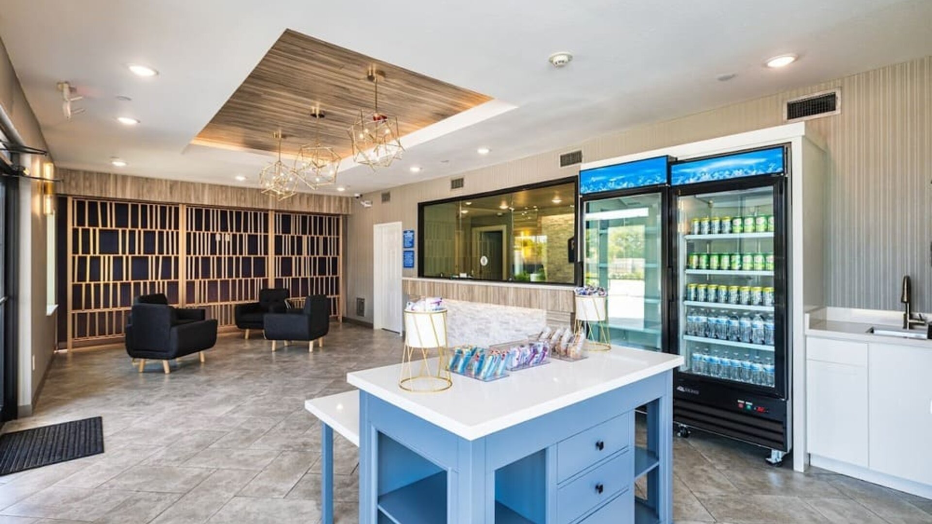 Dining area at Palace Inn Blue Laura Koppe Rd.