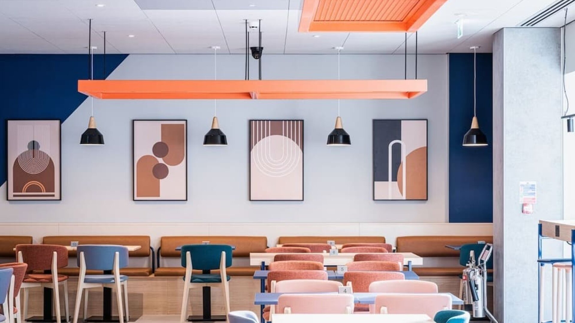 Coworking and dining space at Ibis Budget Manchester Airport.