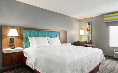 Day use room with natural light at Hampton Inn & Suites Ft. Lauderdale Airport/South Cruise Port.
