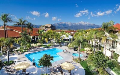Outdoor pool at DoubleTree By Hilton Ontario Airport.
