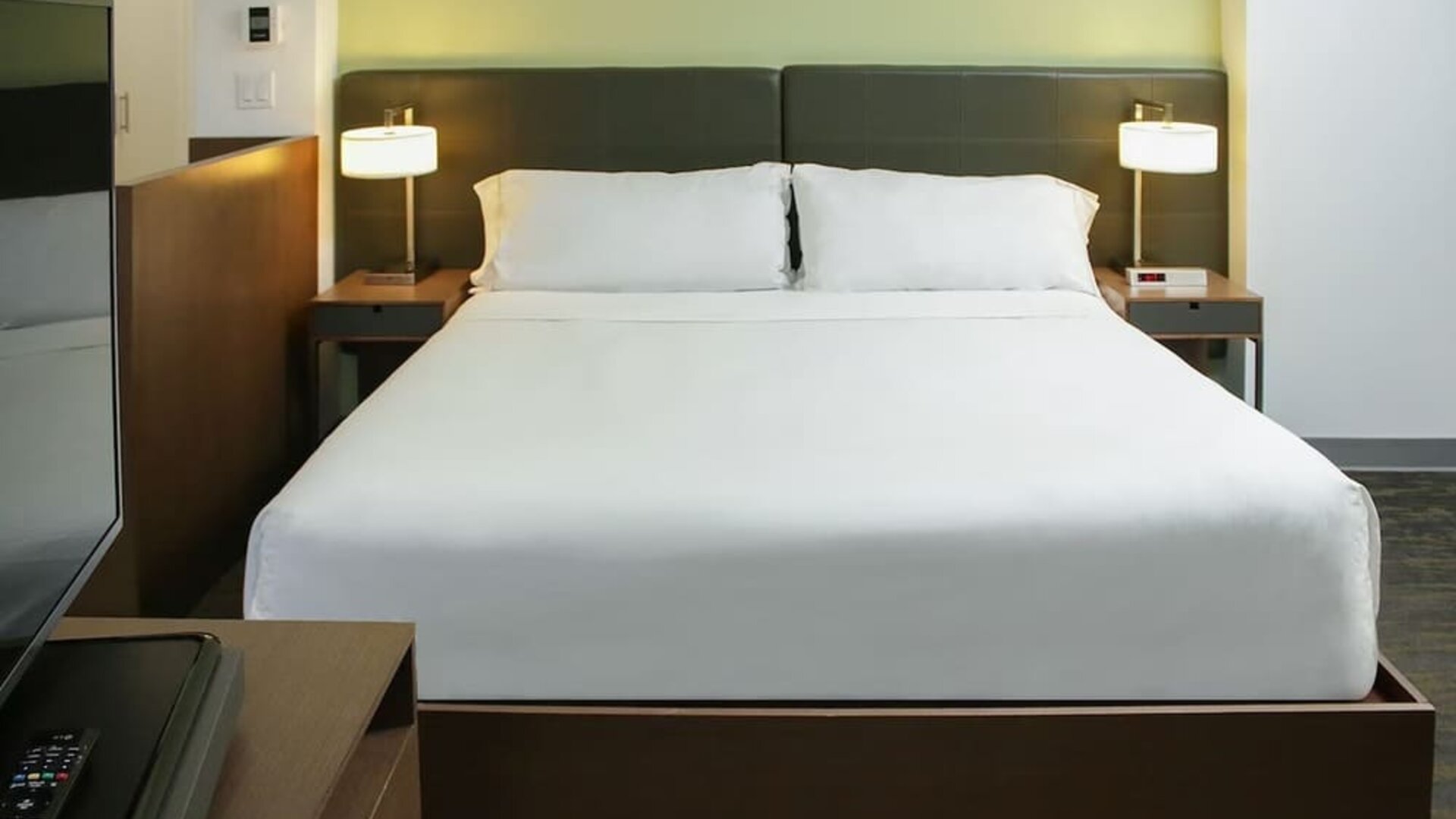 Romantic king room at Element Miami Doral.