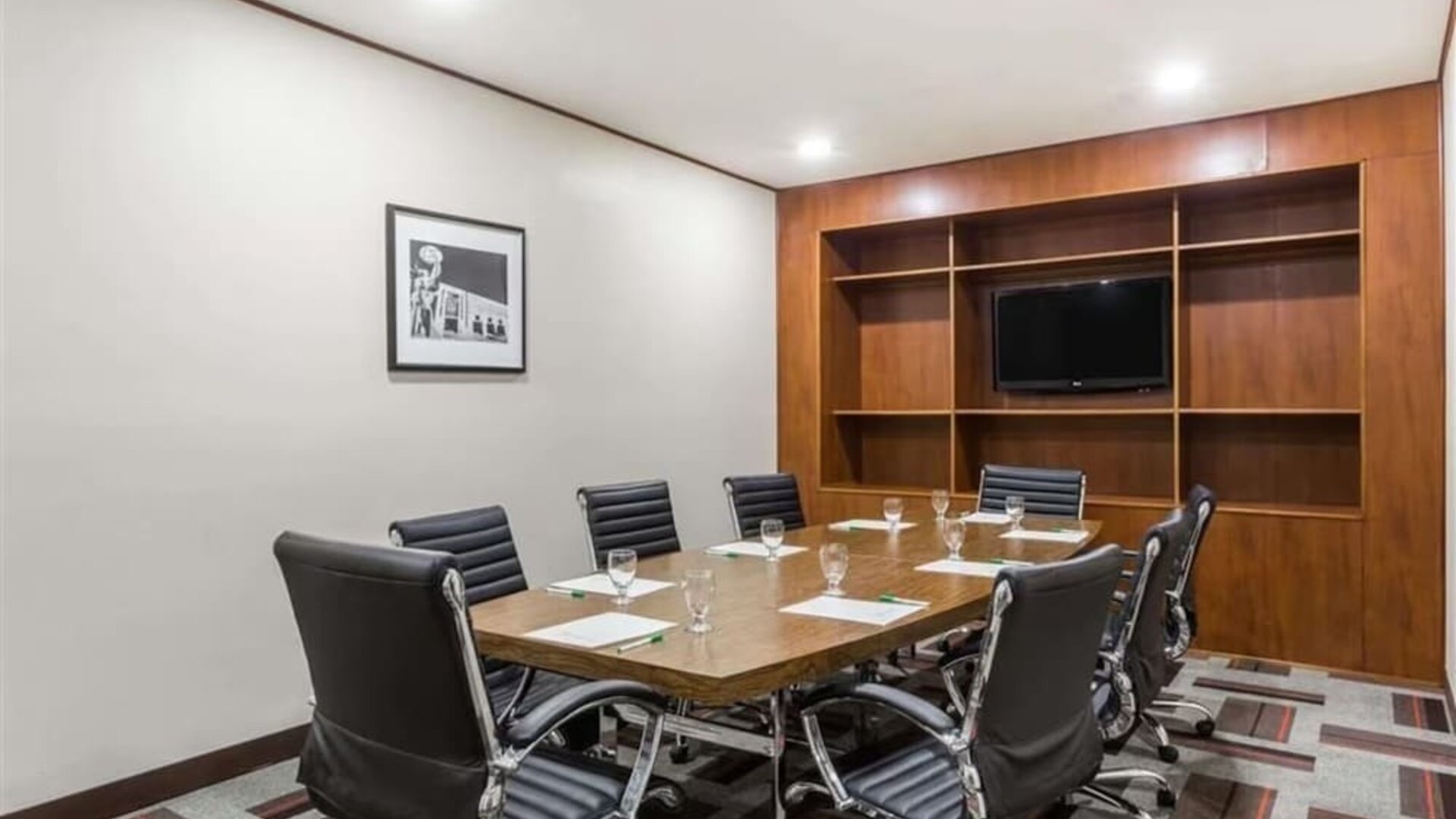 Meeting room at La Hacienda San Jose Silicon Valley.