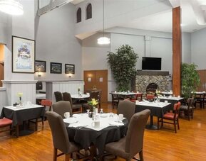 Dining room at La Hacienda San Jose Silicon Valley.