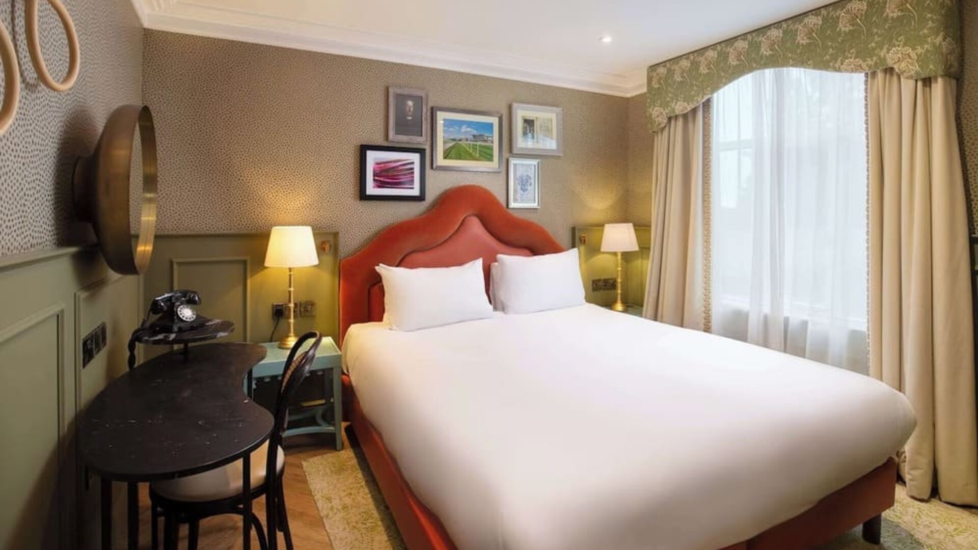 Day use room with natural light at Elmbank York, Tapestry Collection By Hilton.