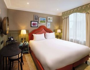 Day use room with natural light at Elmbank York, Tapestry Collection By Hilton.