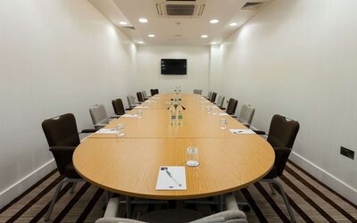 Meeting room at Hampton By Hilton London Gatwick Airport.