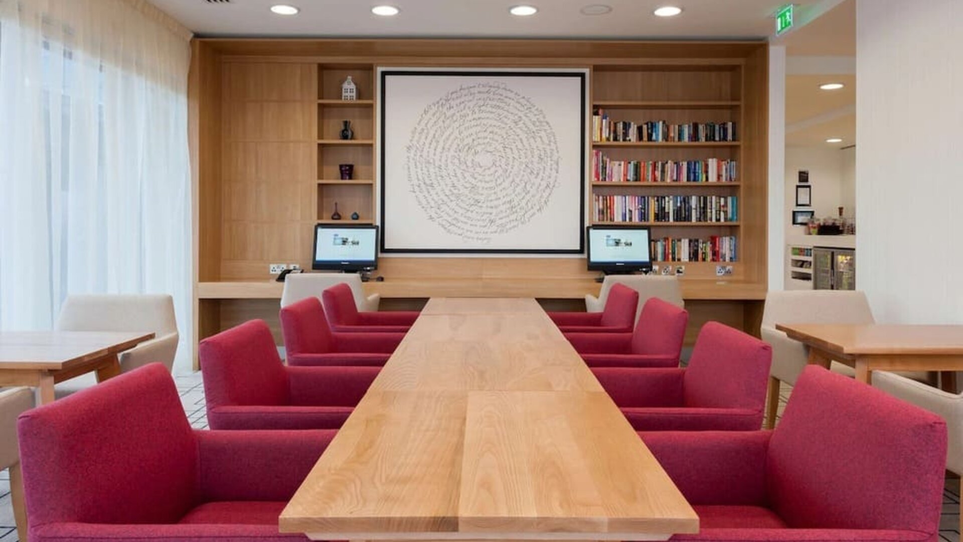 Meeting and coworking space at Hampton By Hilton London Gatwick Airport.