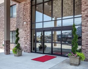 Hotel entrance at Comfort Inn JFK Airport.