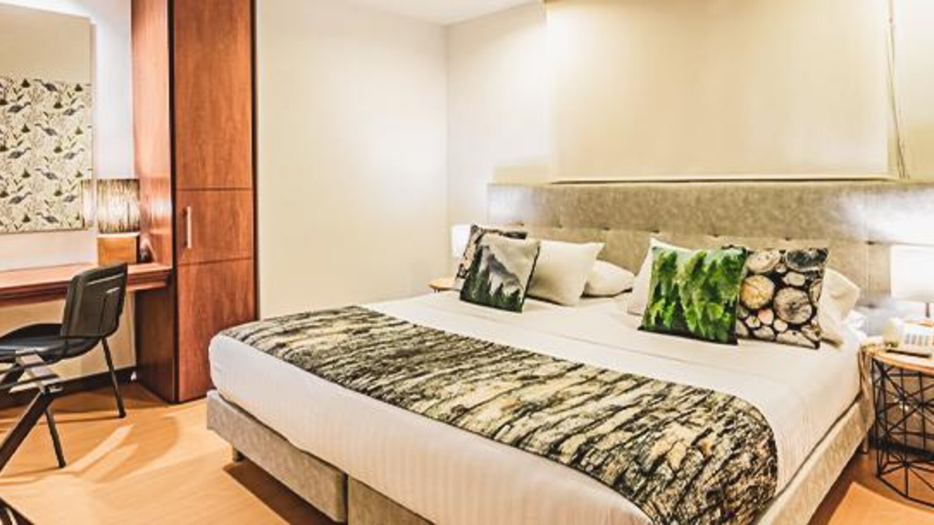 Hotel Factory Green (Calle 80 Occidente)