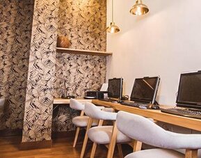 Hotel Factory Green (Calle 80 Occidente)