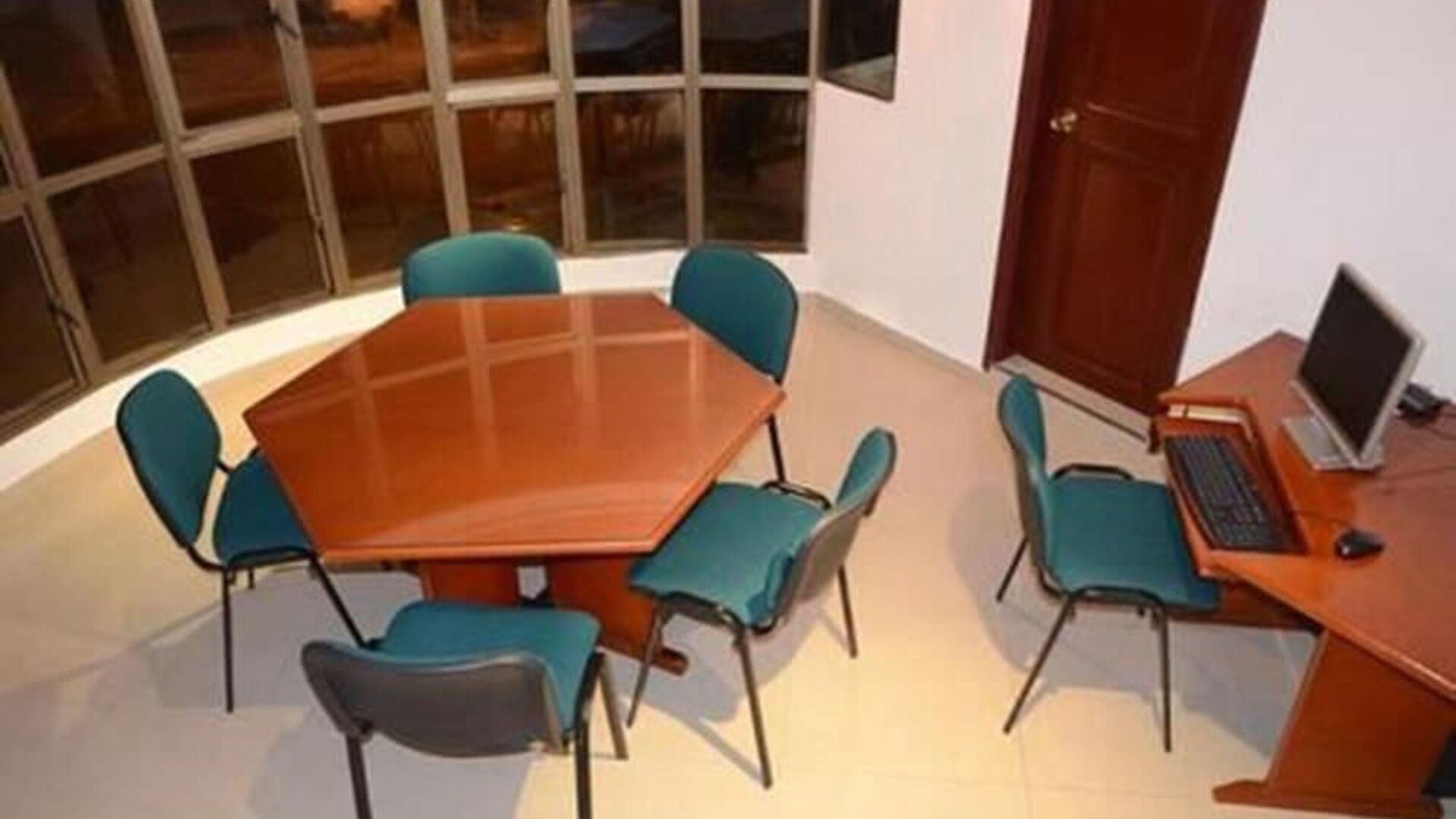 Business center at Hotel Intersuites.