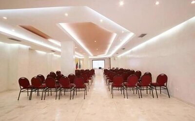 Professional meeting room at Hotel Intersuites.