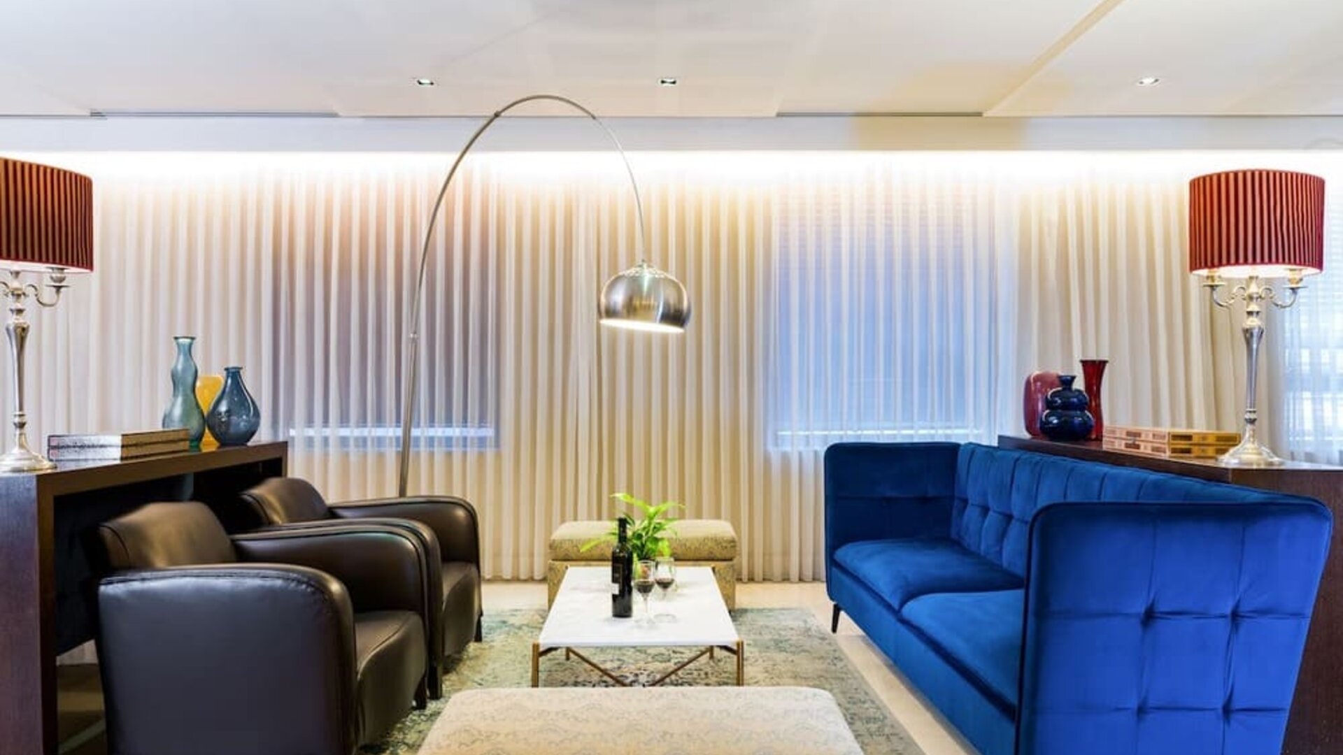 Meeting and coworking space at Prima Royale Hotel.