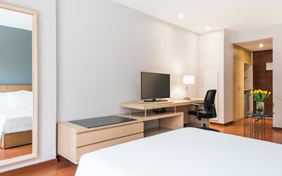 Cosmos 100 & Centro De Convenciones