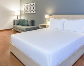 Cosmos 100 & Centro De Convenciones