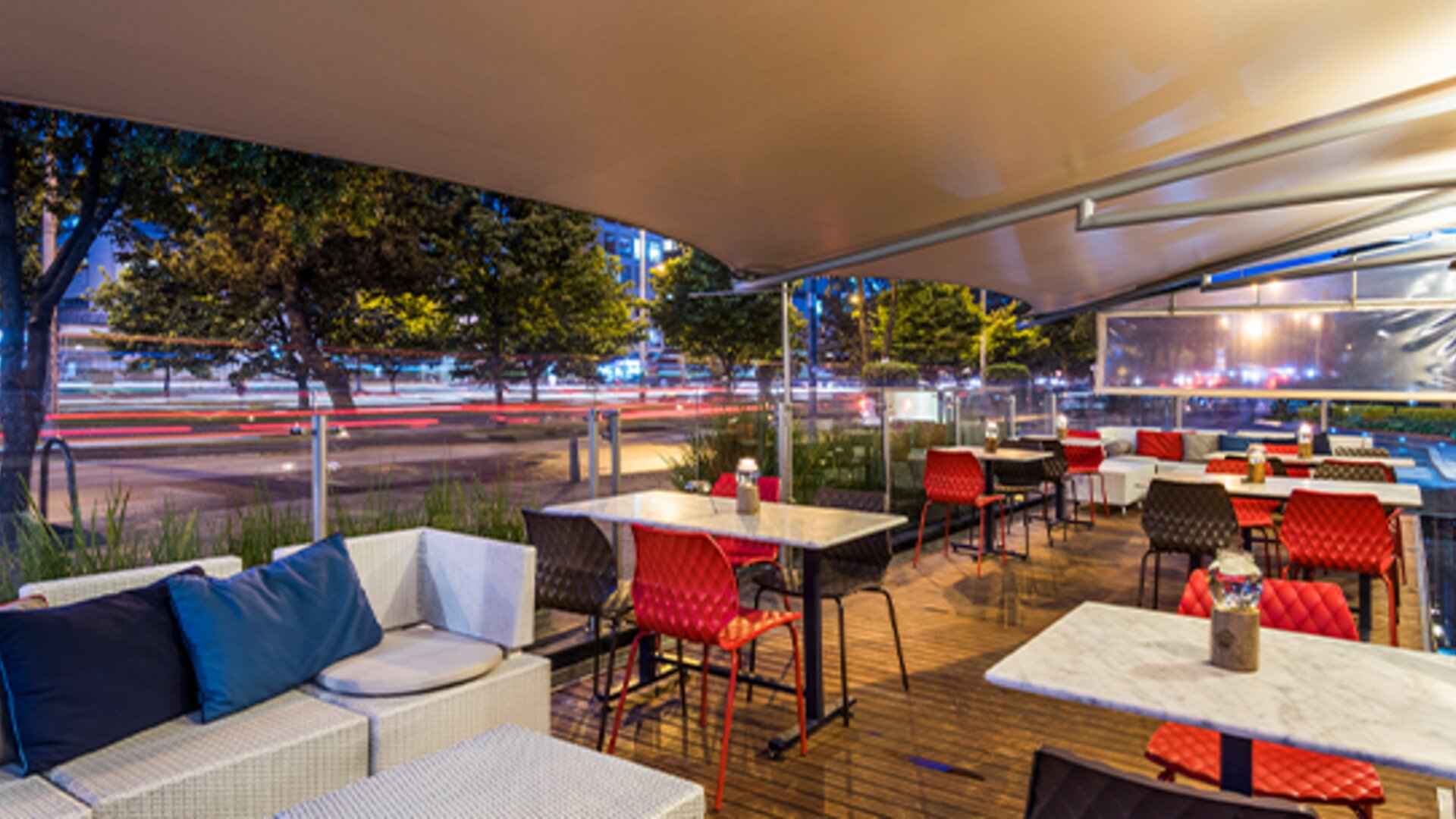 Cosmos 100 & Centro De Convenciones