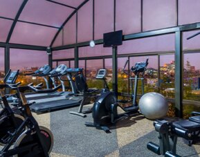 Cosmos 100 & Centro De Convenciones