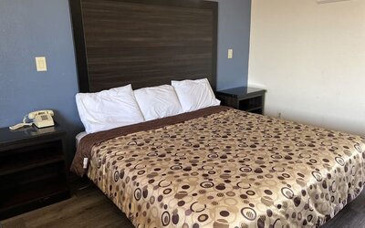 Day use room at Economy Inn, Fresno.