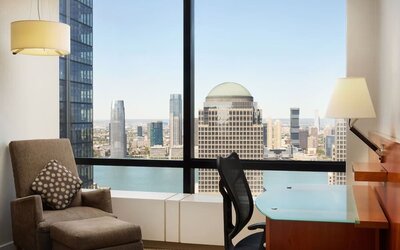 Day room equipped with business desk at M Social New York Downtown.