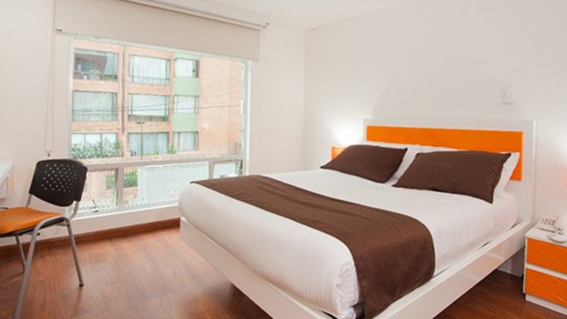 Hotel Castellana 100