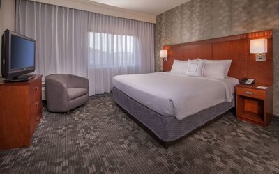 Romantic king room with TV at Courtyard Dulles Airport Chantilly.