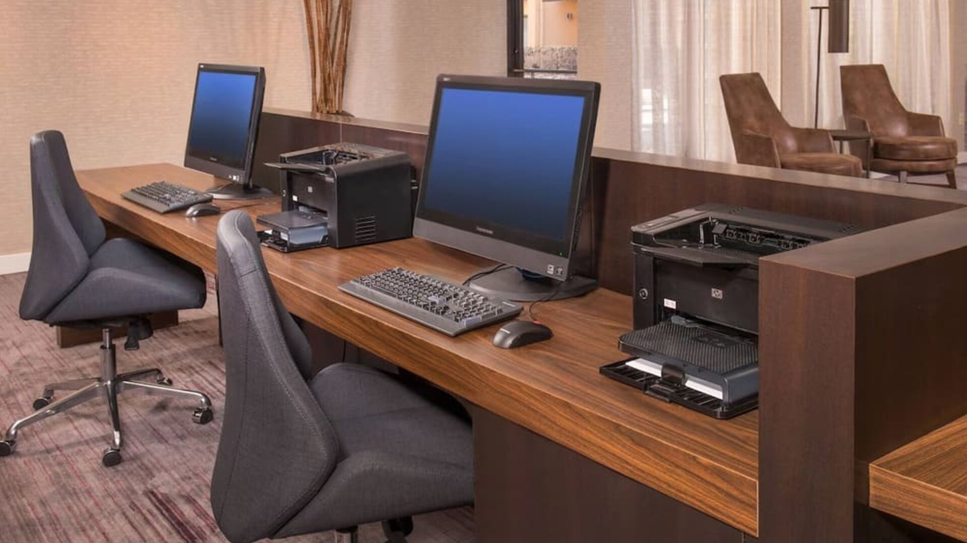 Business center at Courtyard Dulles Airport Chantilly.