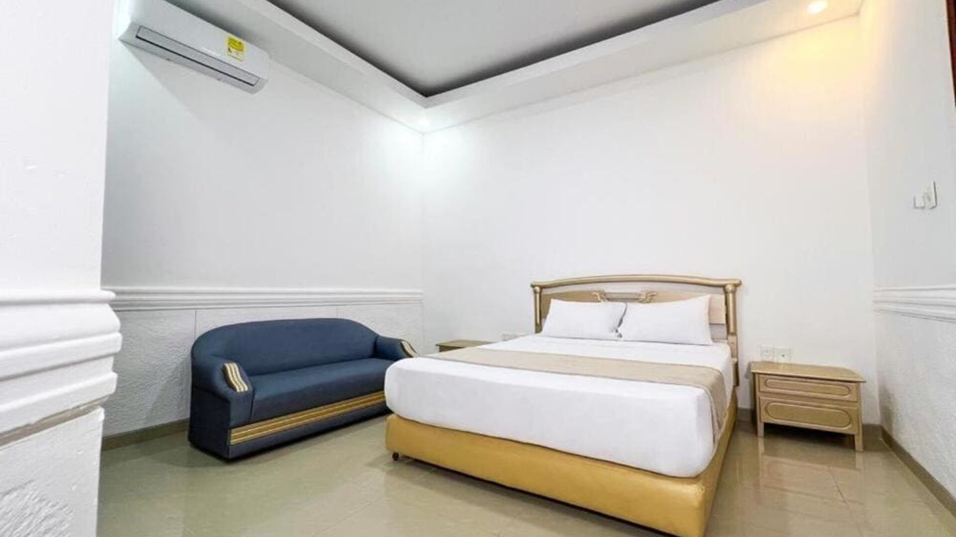 Spacious day use room at Hotel Barranquilla Prado.