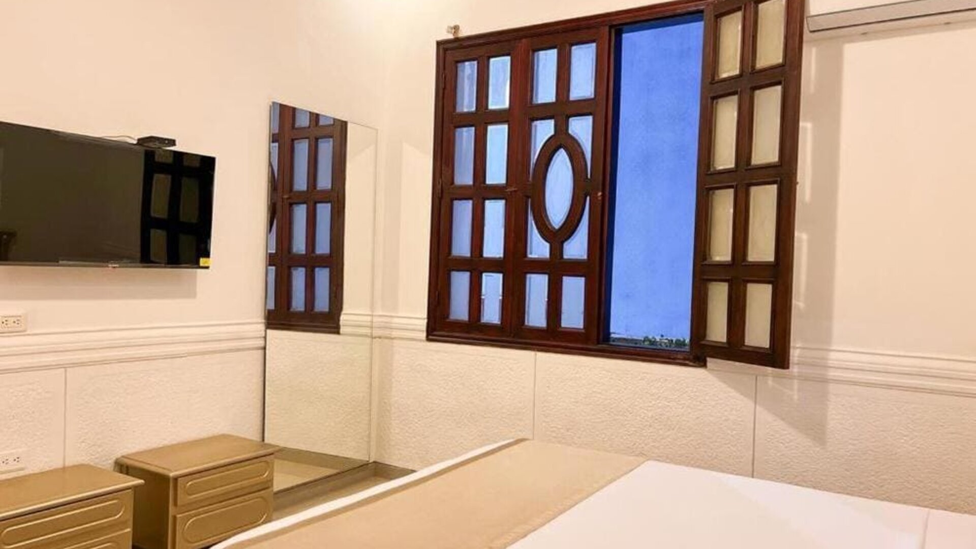 Day use room with natural light at Hotel Barranquilla Prado.