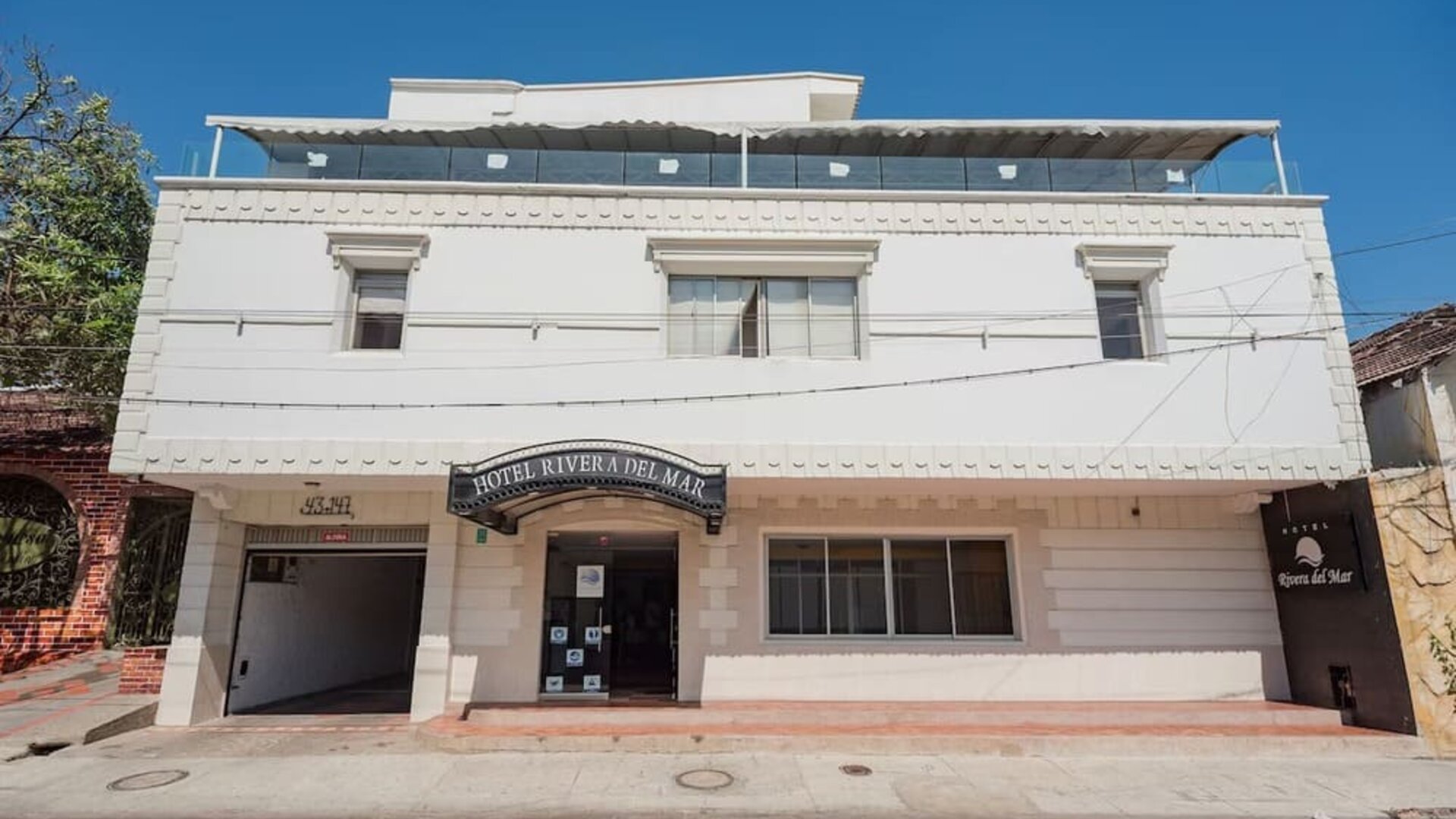 Hotel exterior at Hotel Rivera Del Mar.