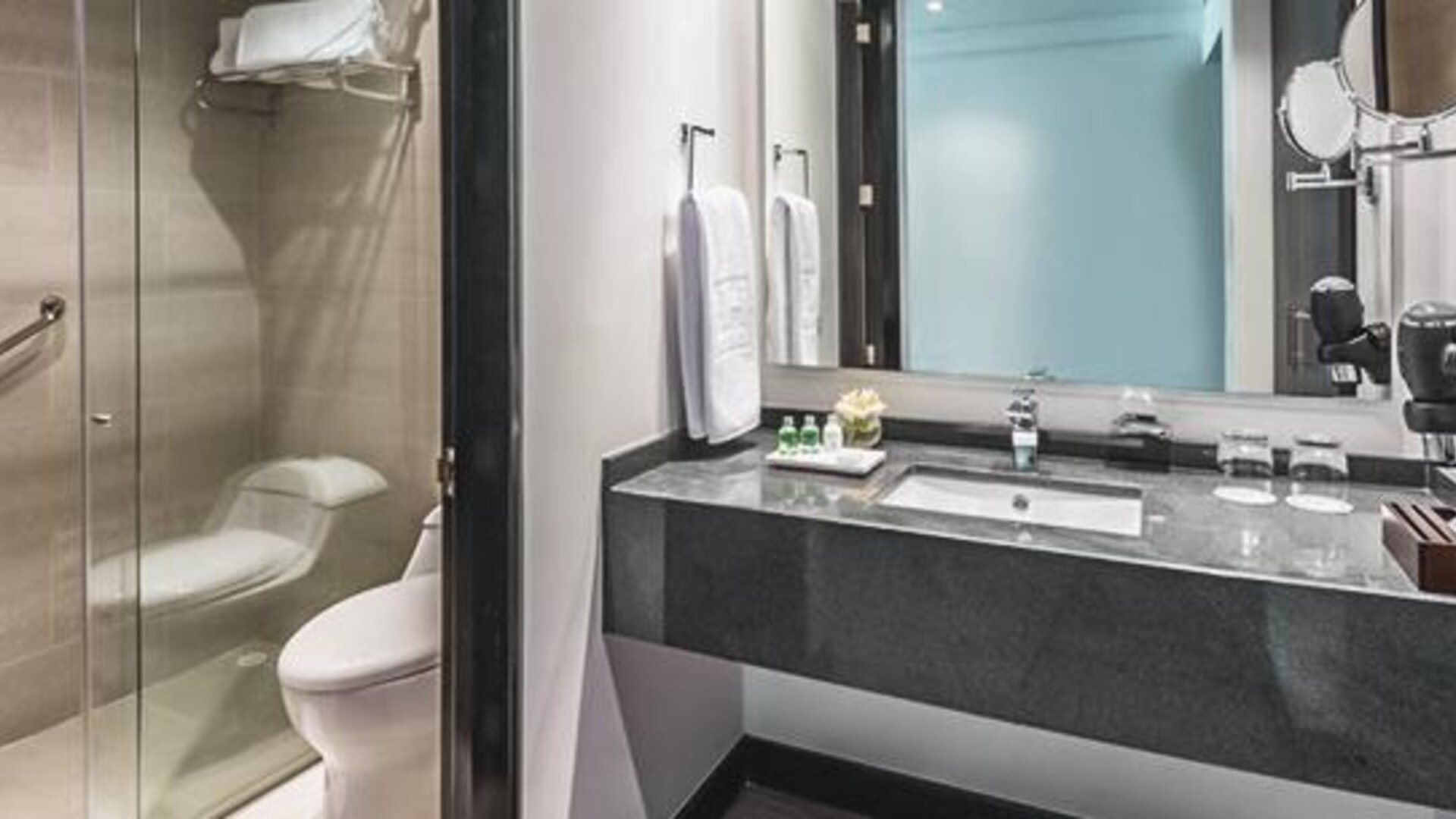 NH Bogota Urban 26 Royal