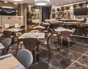 Courtyard By Marriott Bogota Airport