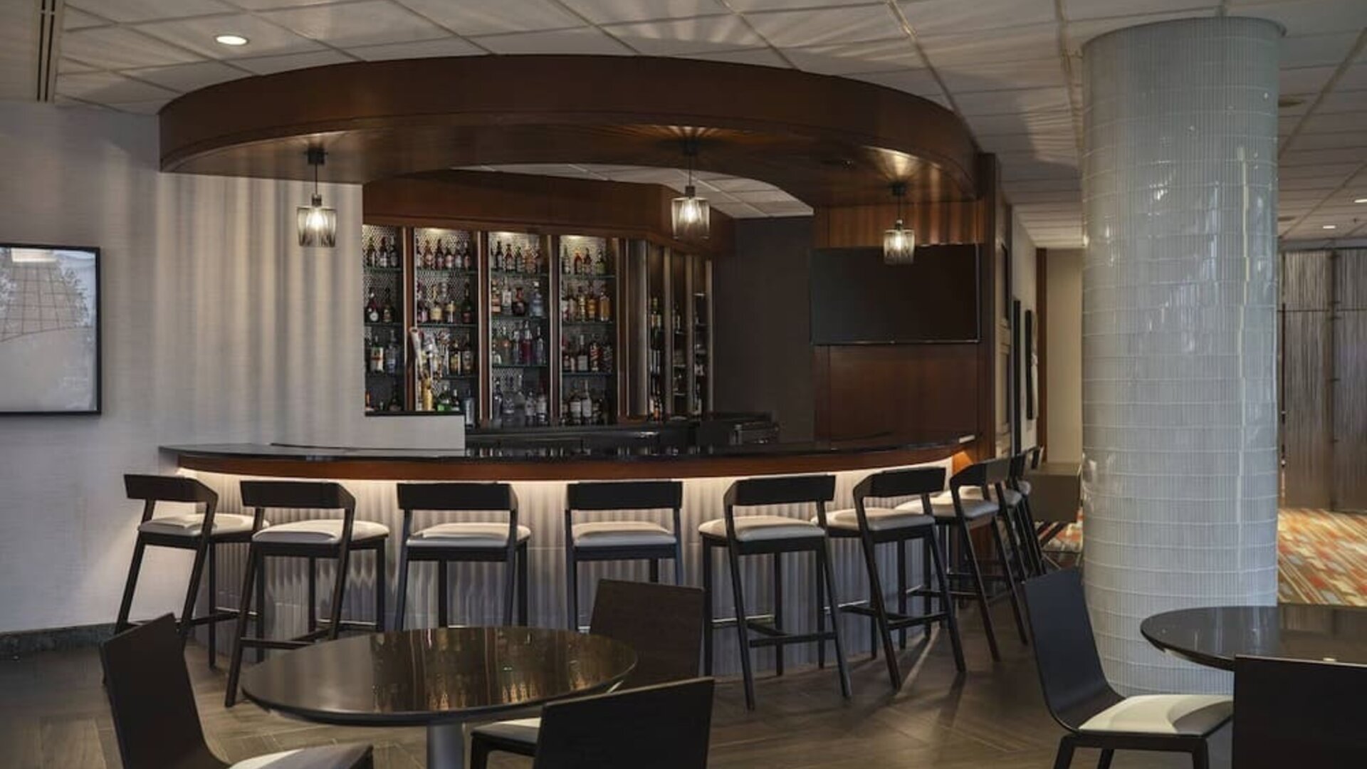 Hotel bar at Washington Dulles Marriott Suites.