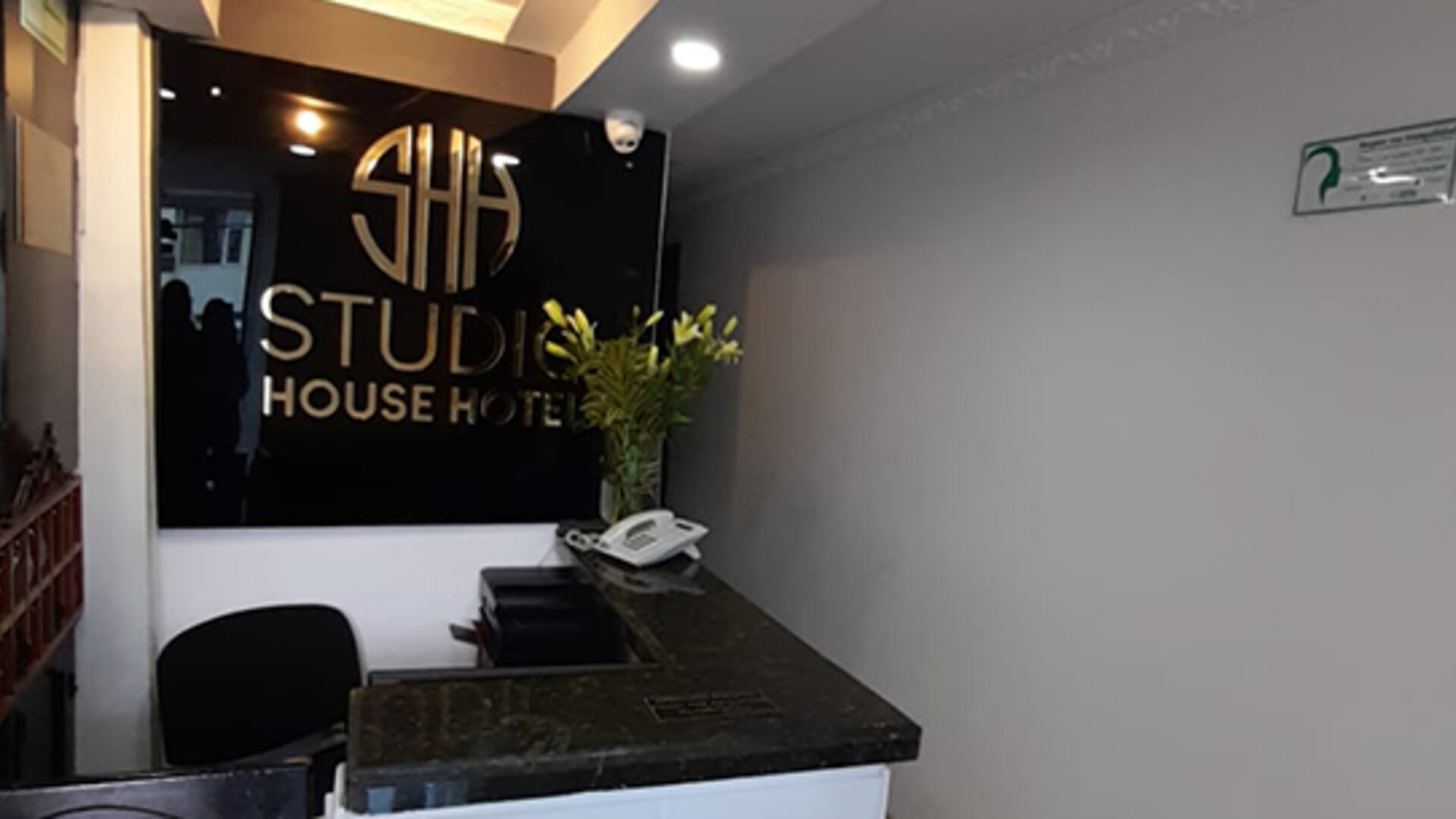 House Studio Hotel