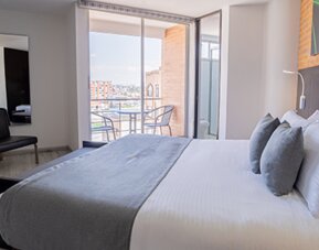 ICON 48 Luxury Apartasuites