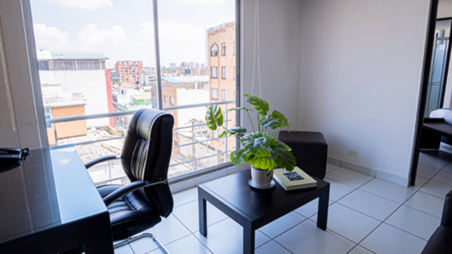 ICON 48 Luxury Apartasuites