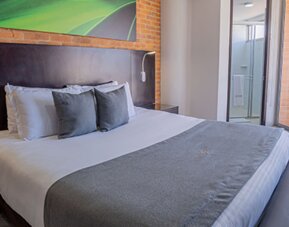 ICON 48 Luxury Apartasuites