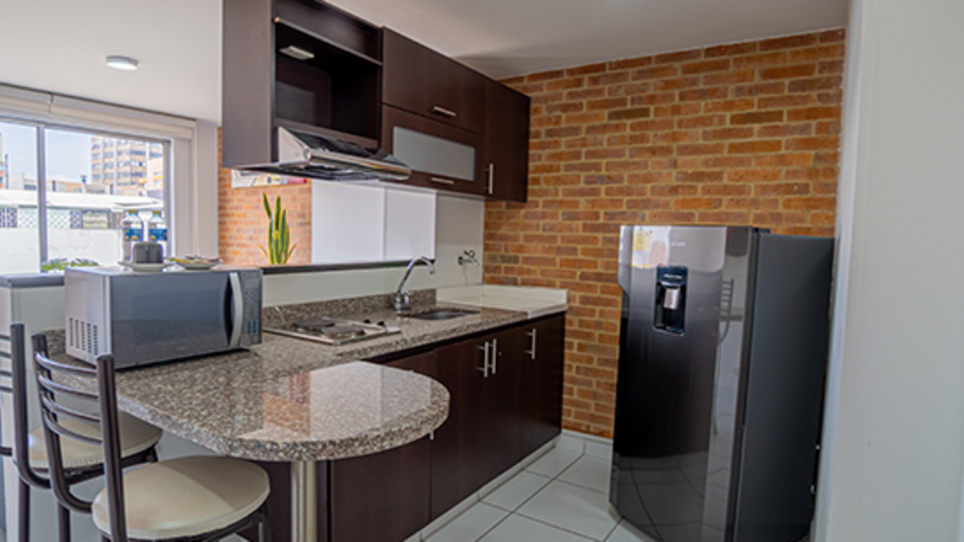 ICON 48 Luxury Apartasuites