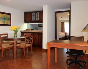 Windsor House Inn By GEH Suites