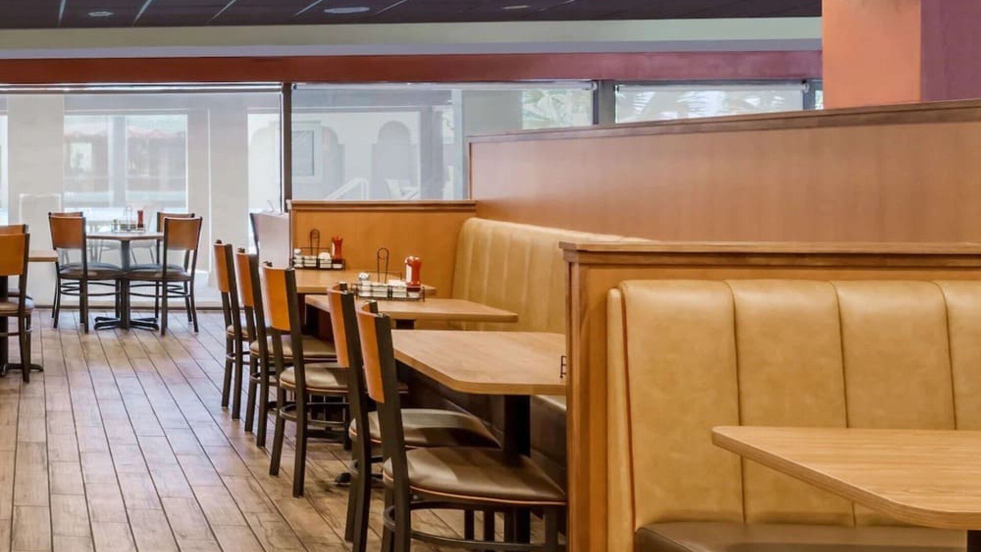 Dining room at Days Inn By Wyndham St Augustine/Historic Downtown.