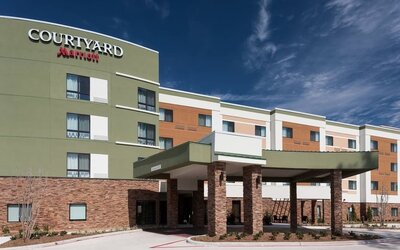 Hotel exterior at Courtyard By Marriott Houston North/ Shenandoah.