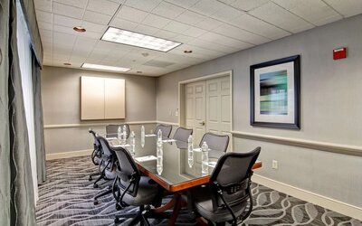 Professional meeting room at Homewood Suites By Hilton Newark-Cranford.