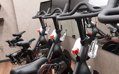 Fitness center available at Aliz Hotel Times Square. 