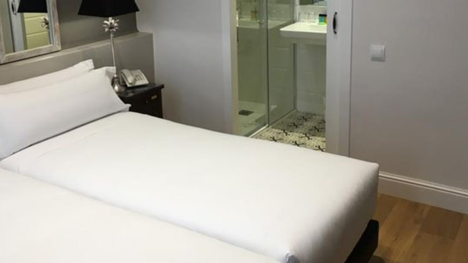 Hotel Mesón Castilla Atiram